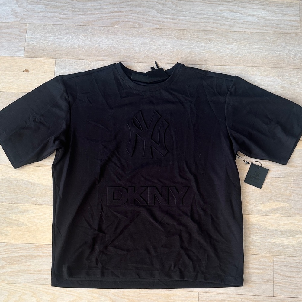 DKNY Men's Short Sleeve Black Tee